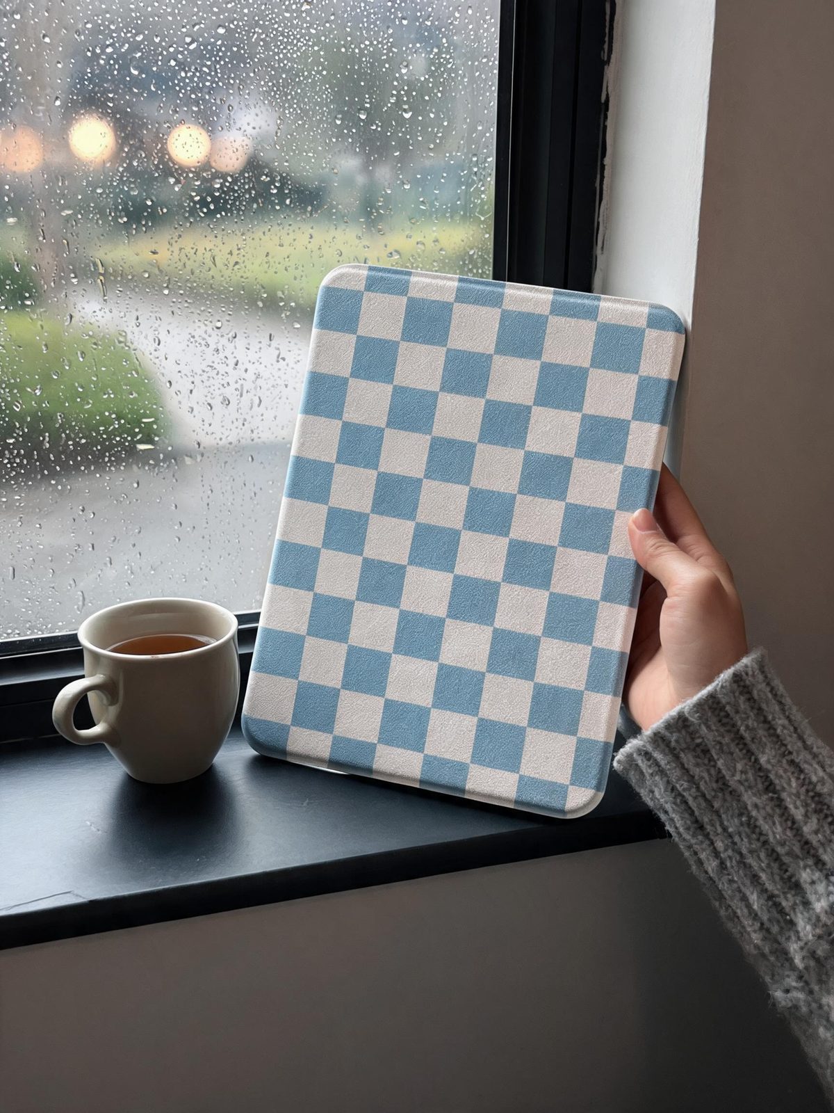 Stocking Stuffers for Readers (2026): 21 Ideas Under $40